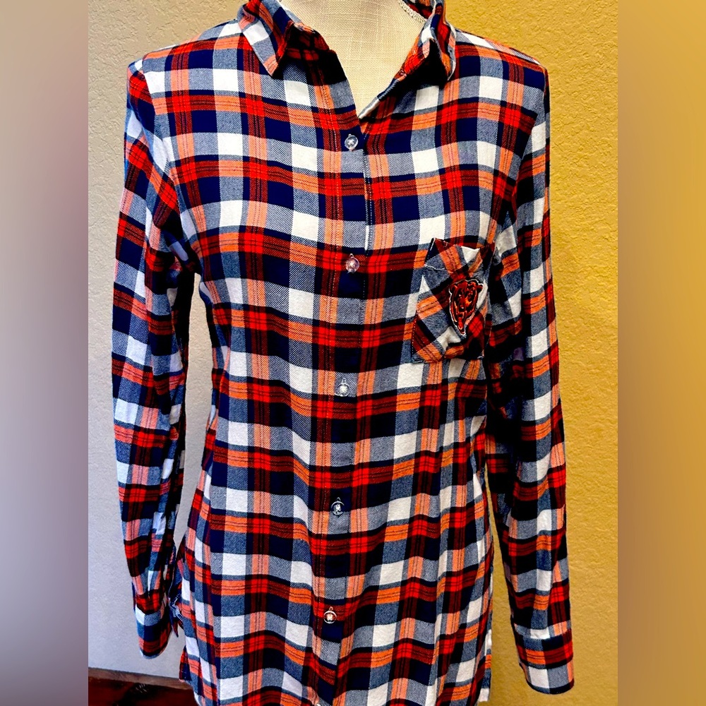 Ladies NFL Team  apparel Chicago Cubs flannel size medium